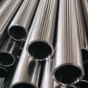 Welded stainless steel pipes in round and square shape